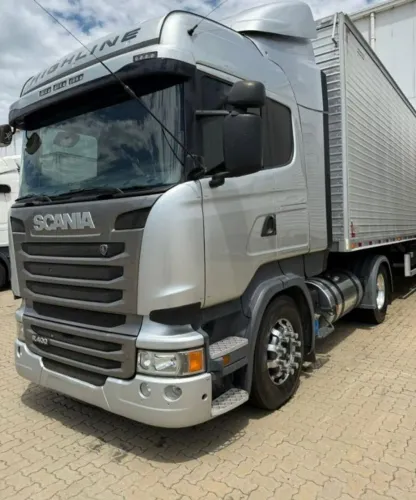 Scania R 400 4x2 - Ano 2018 Baú