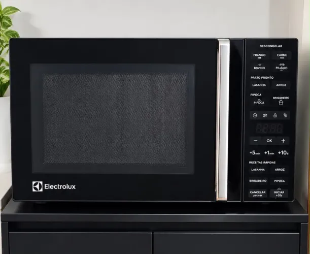 Microondas Electrolux - Menos de 1 ano de uso.