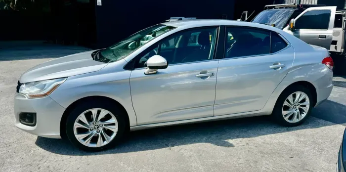 Citroen C4 Lounge Tendance 2.0 Flex 4P Aut. 2014