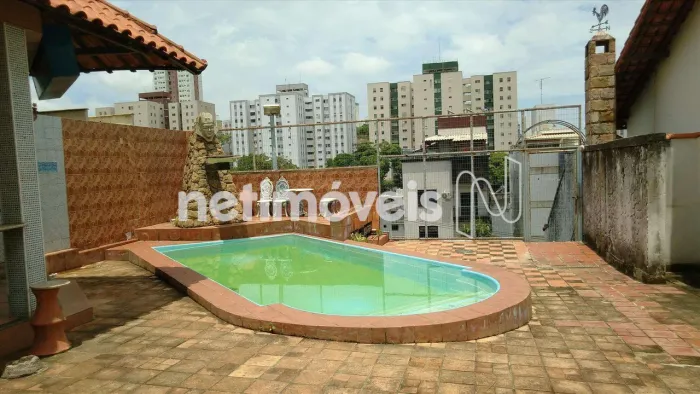 Casa à Venda no Bairro Sagrada Família