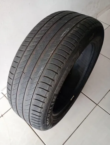 Pneu Michelin PRIMACY 4 215/55 17r em ótimo estado!