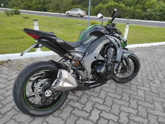 Kawasaki Z1000 R Edition