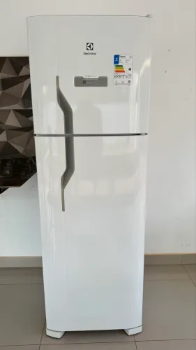 GELADEIRA ELECTROLUX 371L