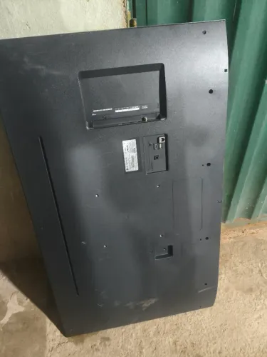  Vendo tv de 50 polegadas pra retirada de peça 