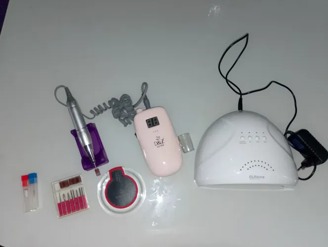 Motor portátil para unha em gel + 1 cabine. Ambos novos.