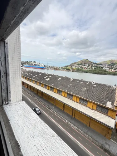 Apartamento 190m2 com 3 quartos 1 suite, 1 depencia com banheiro e com vista para Mar.