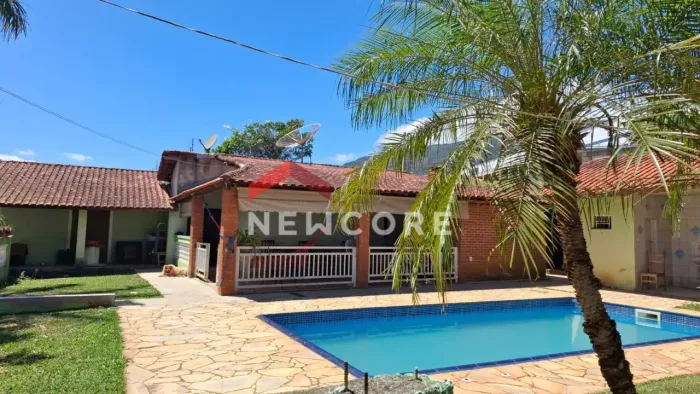 Casa em Rua Cotovia - Pires - Extrema/MG