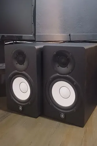 Monitores de audio Yamaha HS5