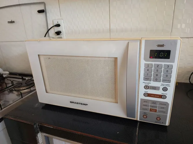 MICRO-ONDAS BRASTEMP 30 LITROS FUNCIONANDO PERFEITAMENTE