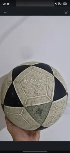 Bola mikasa original