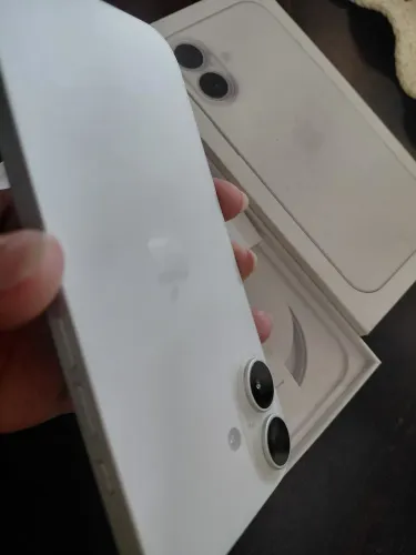 Iphone 17 SEM MARCAS de uso