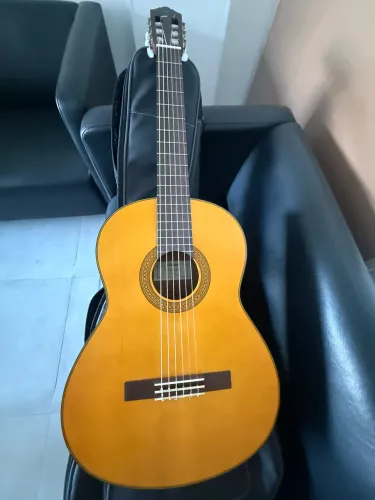 Violão Yamaha
