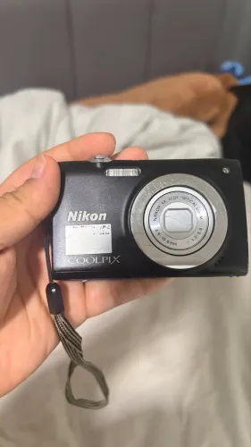 Câmera Nikon Coolpix S2500 com defeito