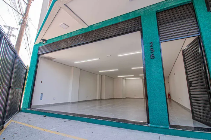 Prédio comercial na Avenida Marechal Argolo Ferrão, 256 - A 87 m²
