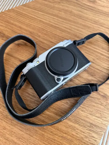 FUJIFILM X-M5 PRATA | SEMINOVA, POUQUÍSSIMO USO