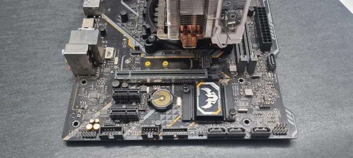 Vendo Placa mae Tuf H310M sem espelho