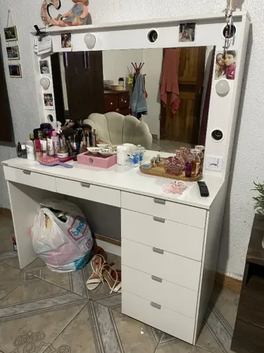 Vendo penteadeira, nova sem nenhum defeito, nenhuma avaria, 600,00