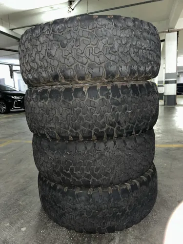 Jogo 4 pneus BF 265/70R17