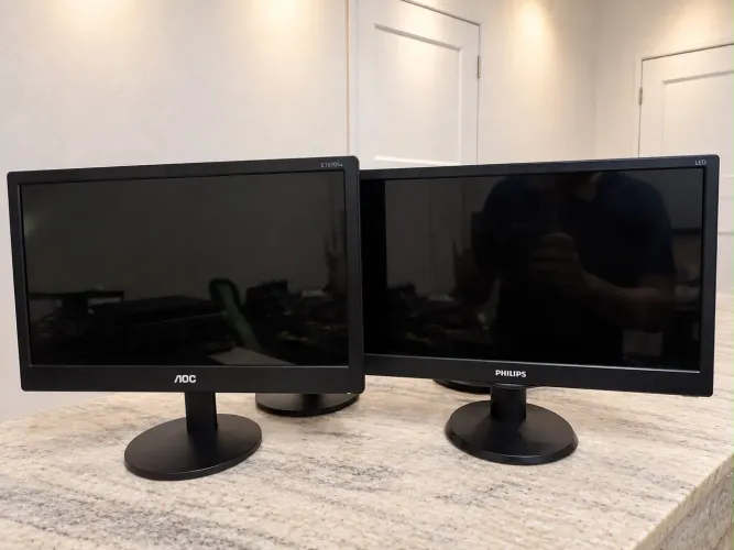 Monitor 15.6? SOMENTE VGA R$ 119,99 a vista no pix GARANTIA 3 MESES - SEM CABOS