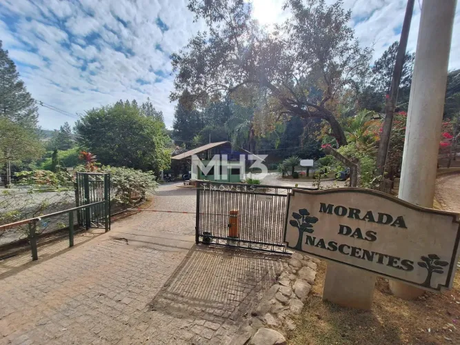 Vende-se terreno cerca de 1.686,00m², declive em Joaquim Egídio no Cond. Morada das Nascen