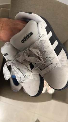 Tênis Adidas novo