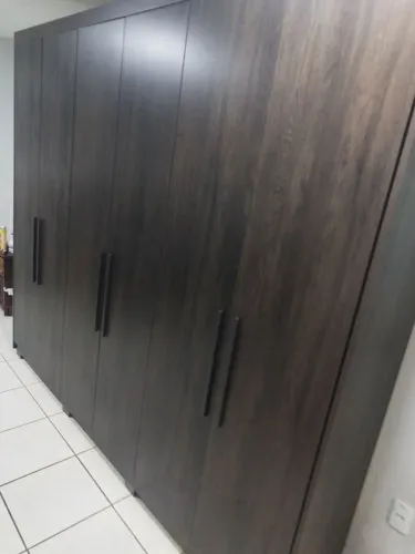 Guarda-roupa casal grande