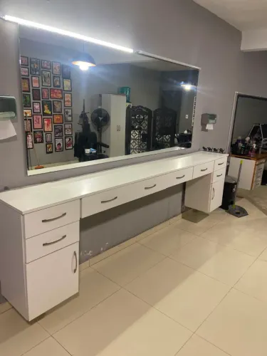 Bancada Barbearia + espelho