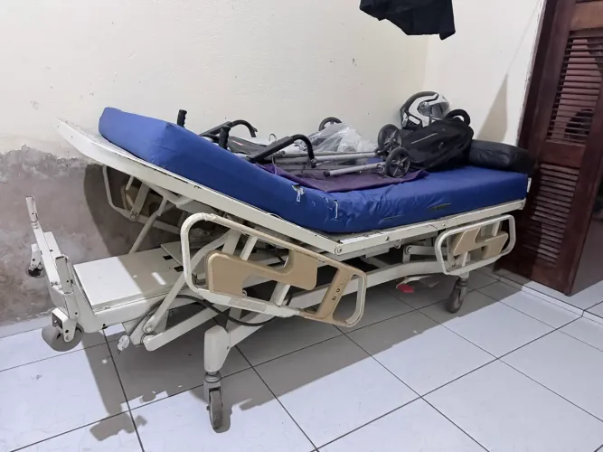 Cama hospitalar elétrica e manual 