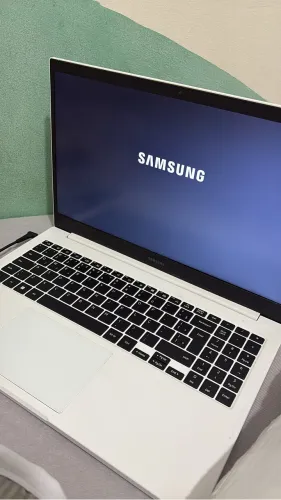 notebook 11th Gen Intel(R) Core(TM) i5-1135G7