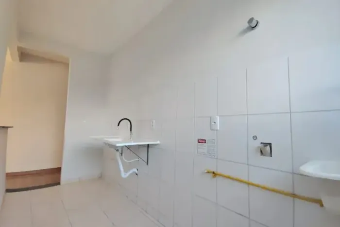 Alugo apartamento em Rolândia -2 quartos