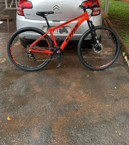 Vendo bicicleta muito nova , usada apenas uma vez.