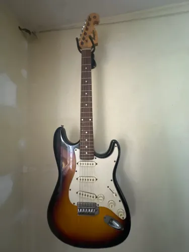 Guitarra Memphis by Tagima Stratocaster Sunburst - Ótimo Custo-Benefí