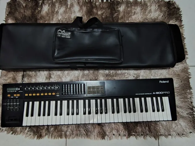 Teclado controlador Roland A800 pro