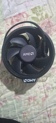 Amd ryzen 3 2200g com air cooler original usado,  preço negociavel
