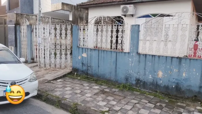 Portão de ferro desenhado