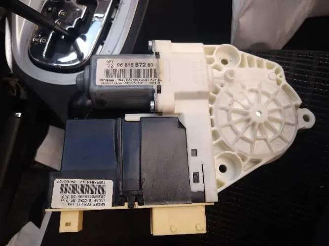 Motor de vidro elétrico Peugeot 307 dianteiro esquerdo 