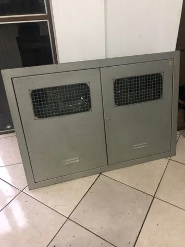 Caixa de entrada de luz trifásico 