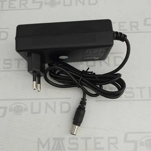 Fonte de alimentação para monitor.  2,5A. 12 volts.  Novo.