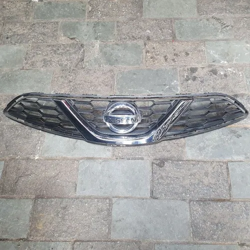Grade Nissan New march