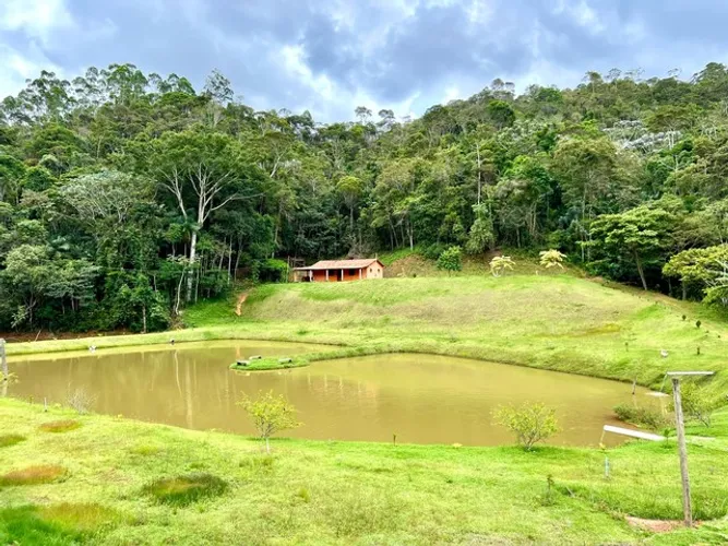 Paraíso em santa teresa com 20000M2 ( Escriturado )