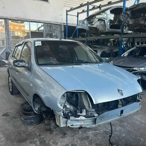 sucata peça Renault Clio sedan 1.6 16v 2009
