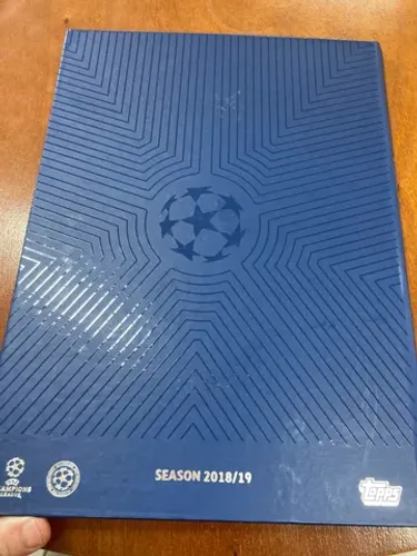 Álbum de figurinhas vazio mais capa dura UCL 18/19 Topps