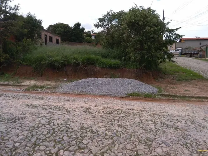 LOTE DE 600M², DE ESQUINA, BAIRRO NOVA CACHOEIRA