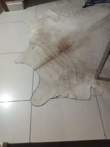 Tapete novo de couro de boi