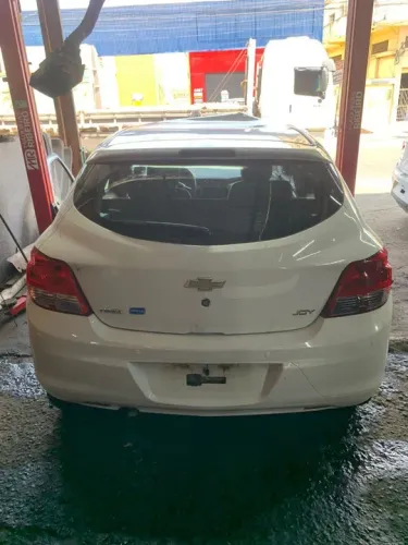 Chevrolet Onix joy 1.0 8v flex 2018 . Retirada de peças.