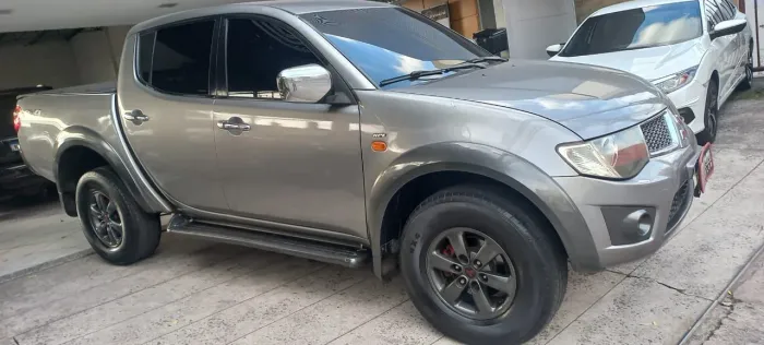 Mitsubishi L200 Triton HPE 3.2 CD TB Int.diesel AUT 2012