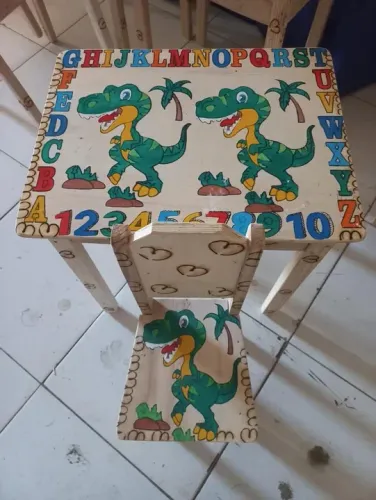 Mesa e cadeira infantil 