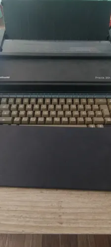 Máquina de escrever elétrica