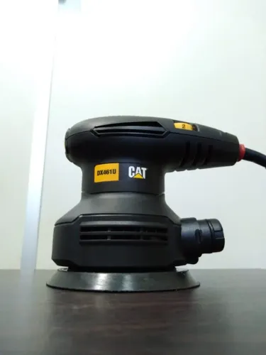 Lixadeira Roto Orbital CAT DX461 400W - Potência e Precisão