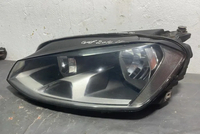 Farol golf 2016 lado esquerdo 